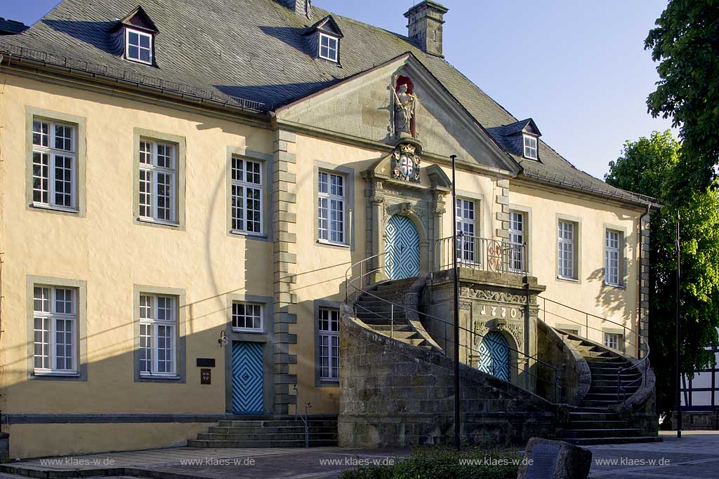 Ruethen, Rthen, Kreis Soest, Blick auf altes Rathaus, Sauerland