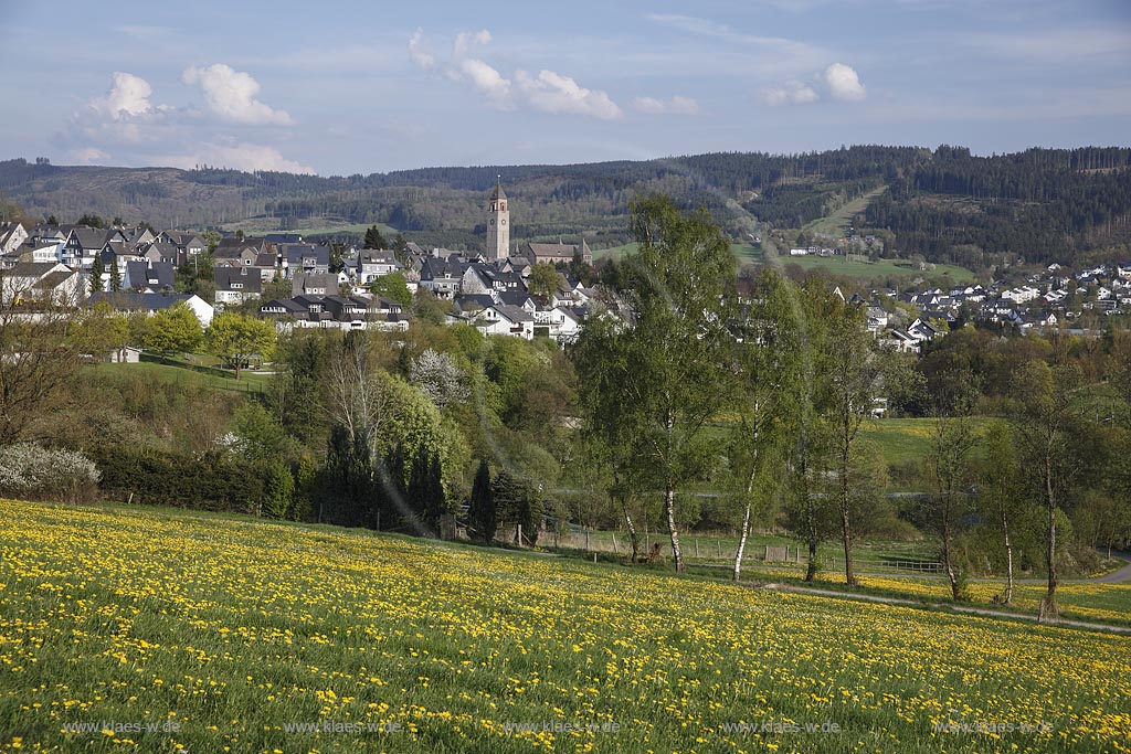 Schmallenberg, Blick auf die Stadt im Fruehling; Schmallenberg, view to the town in spring.