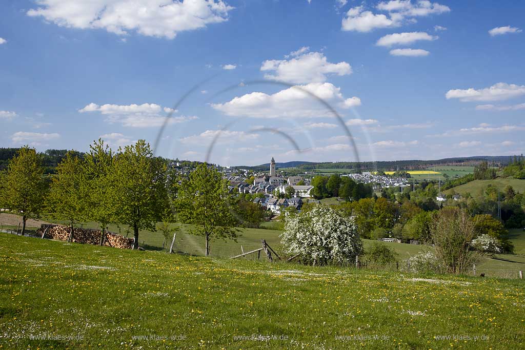 Schmallenberg, Hochsauerlandkreis, Blick auf Stadt und Landschaft, Sauerland