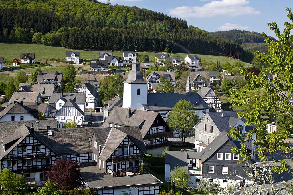 Schmallenberg, Oberkirchen, Hochsauerlandkreis, Blick auf Ort, Sauerland