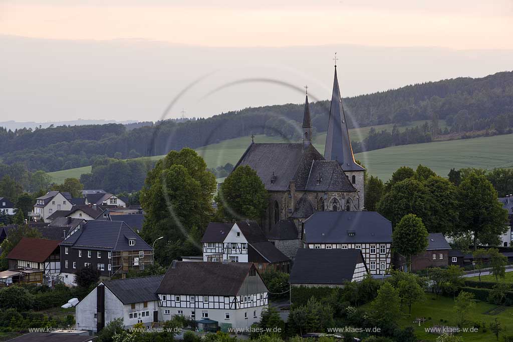 Sundern, Hellefeld, Im alten Testament, Blick auf Ort und Landschaft, Sauerland