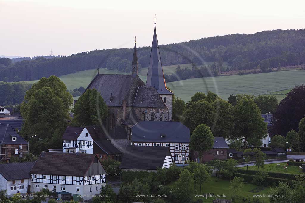 Sundern, Hellefeld, Im alten Testament, Blick auf Ort und Landschaft, Sauerland