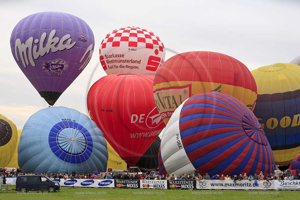 Warstein, Kreis Soest, Warsteiner Internationale Montgolfiade, Milka und Sparkasse Ballon, Sauerland