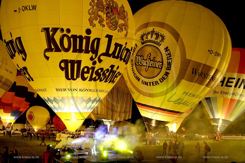 Warstein, Kreis Soest, Warsteiner Internationale Montgolfiade, Nacht, Night Glow, Warsteiner, Koenig, Knig Ludwig Ballon, Sauerland