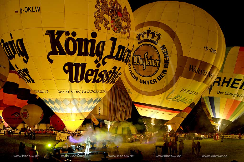 Warstein, Kreis Soest, Warsteiner Internationale Montgolfiade, Nacht, Night Glow, Warsteiner, Koenig, Knig Ludwig Ballon, Sauerland