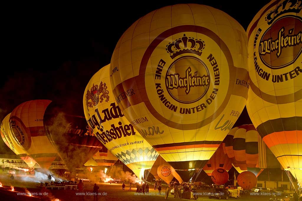 Warstein, Kreis Soest, Warsteiner Internationale Montgolfiade, Nacht, Night Glow, Warsteiner Ballon, Sauerland