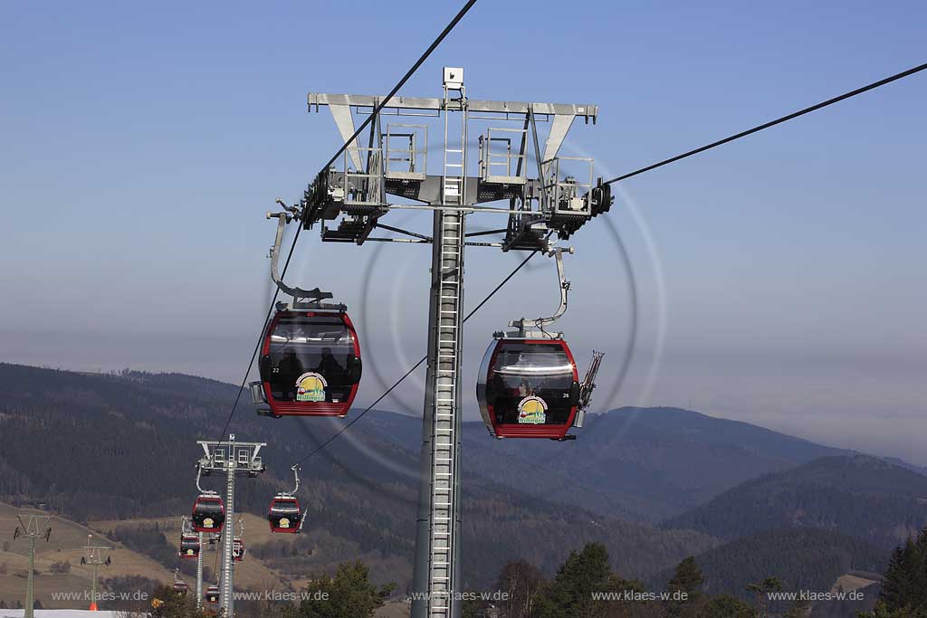 Willingen, Upland, Sauerland, Ettelsberg Seilbahn mit Blick ins Tal, Berglandschaft