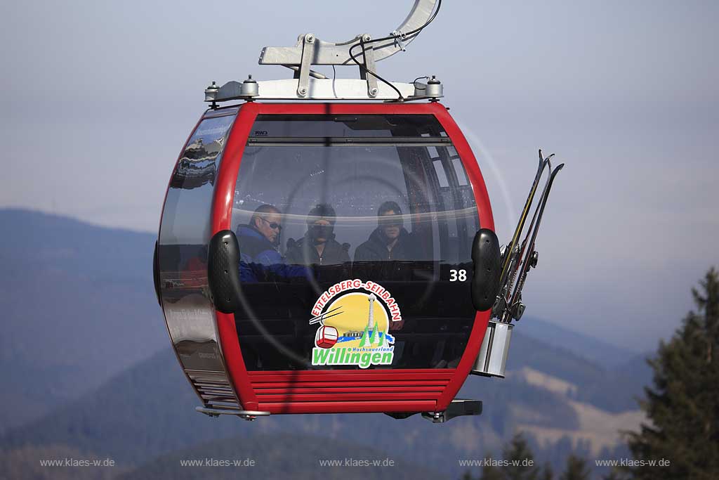 Willingen, Upland, Sauerland, Ettelsberg Seilbahn mit Blick ins Tal, Berglandschaft