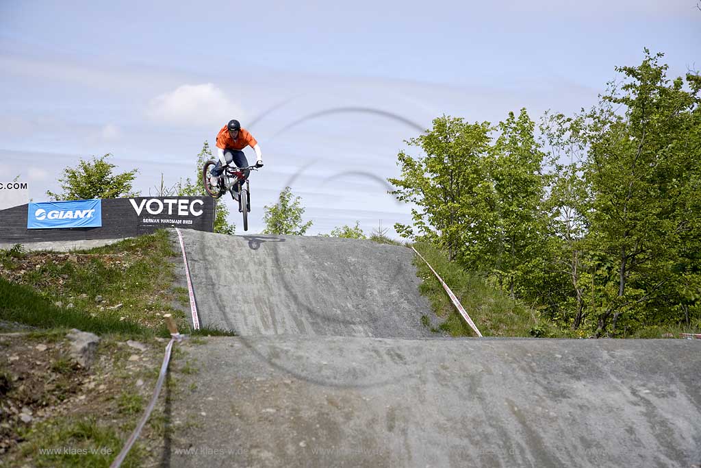 Winterberg, Hochsauerlandkreis, Blick in Bikepark, Freeride Festival, Mountainbike Rennen, Sauerland