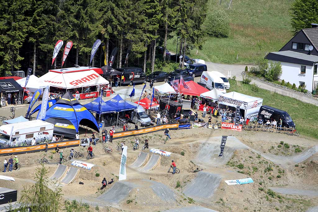 Winterberg, Hochdauerlandkreis, Blick auf Bikepark und Landschaft, Freeride Festival, Sauerland