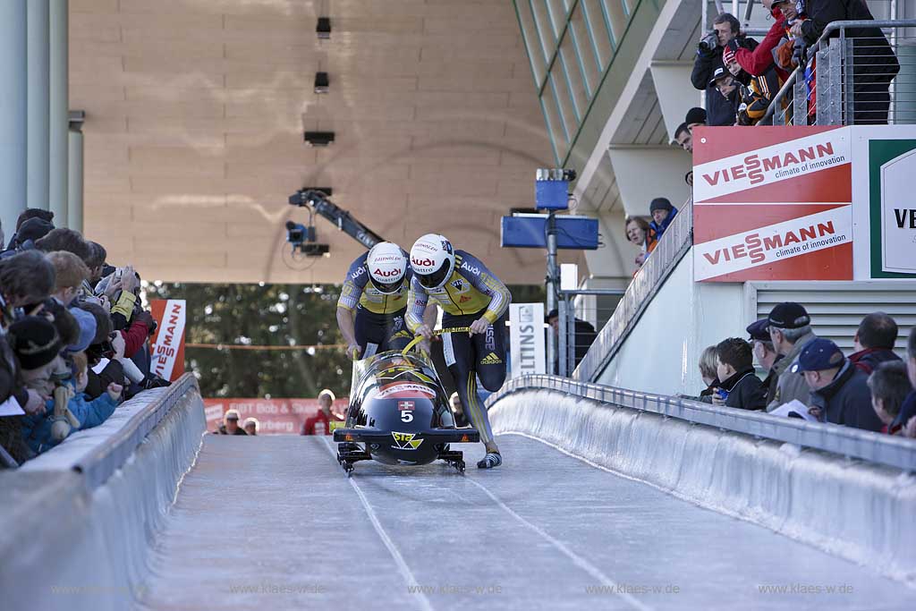 Winterberg, Viessmann FIBT World Cup Bob, Bobbahn, Zweierbob, Start,