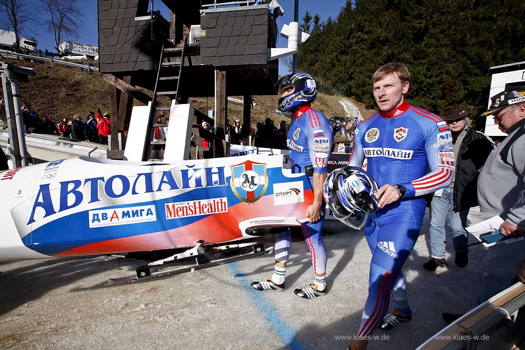 Winterberg, Viessmann FIBT World Cup Bob, Bobbahn, Zweierbob, Ziel,