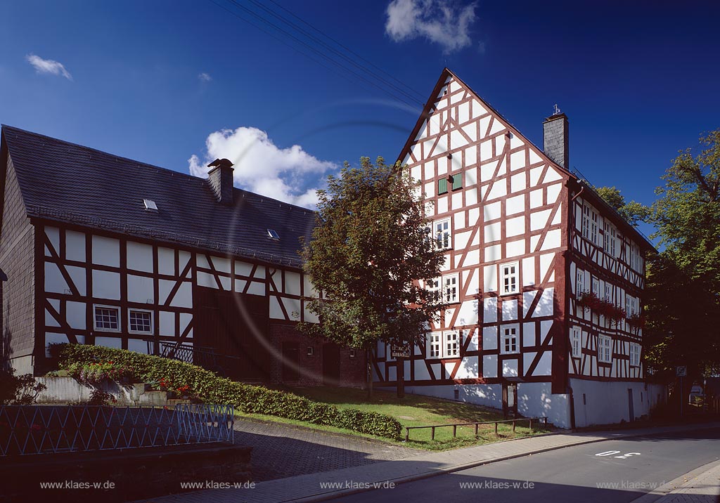 Burbach, Kreis Siegen-Wittgenstein, Siegerland, Blick auf alte Vogtei