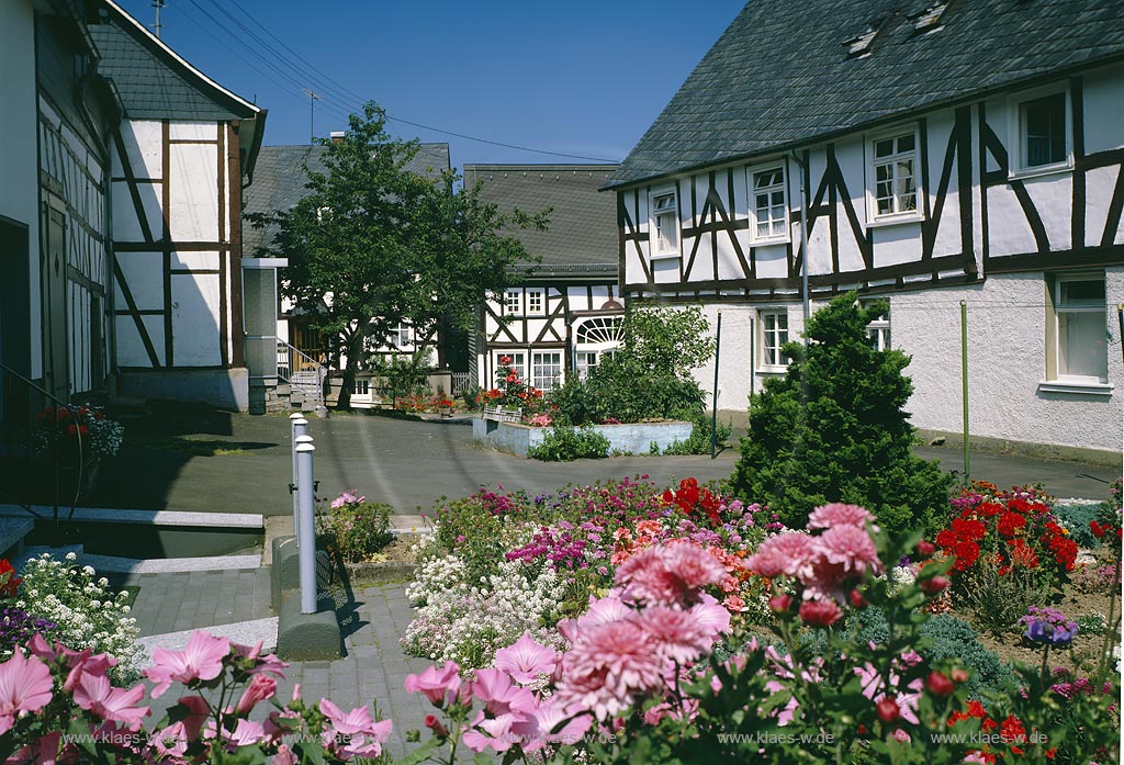 Burbach, Kreis Siegen-Wittgenstein, Siegerland, Blick auf Fachwerkwinkel, Fachwerkhuser, Fachwerkhaeuser