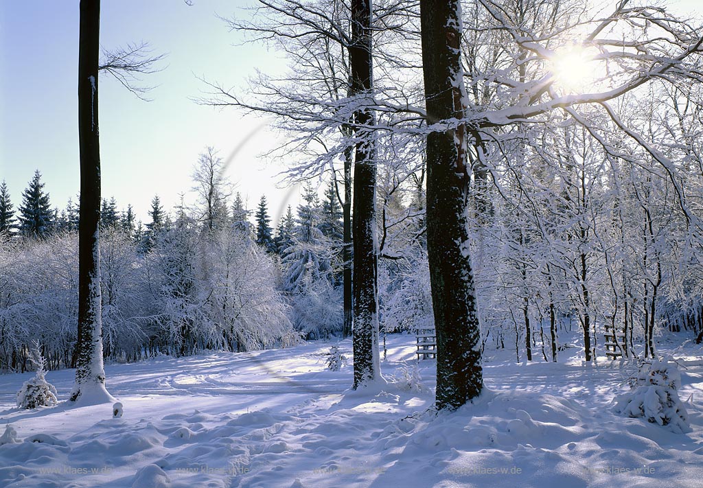 Eisenstrasse, Kreis Siegen-Wittgenstein, Siegerland, Blick auf Winterlandschaft