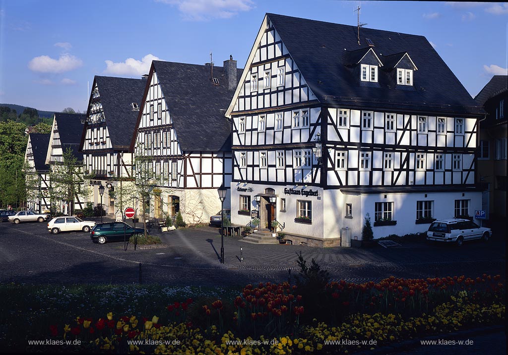 Hilchenbach, Kreis Siegen-Wittgenstein, Siegerland, Blick auf historischen Markt mit Fachwerkhusern, Fachwerkhaeusern
