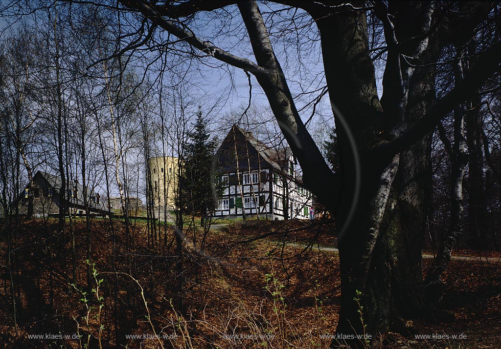 Luetzel, Ltzel, Hilchenbach, Kreis Siegen-Wittgenstein, Siegerland, Blick auf Herbstlandschaft an der Ginsburg