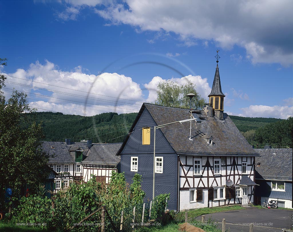 Wiederstein, Neunkirchen, Kreis Siegen-Wittgenstein, Siegerland, Blick auf altes Schulhaus