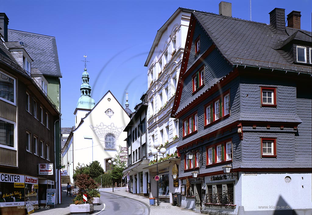 Oberstadt, Siegen, Kreis Siegen-Wittgenstein, Siegerland, Blick auf Ort und Kirche