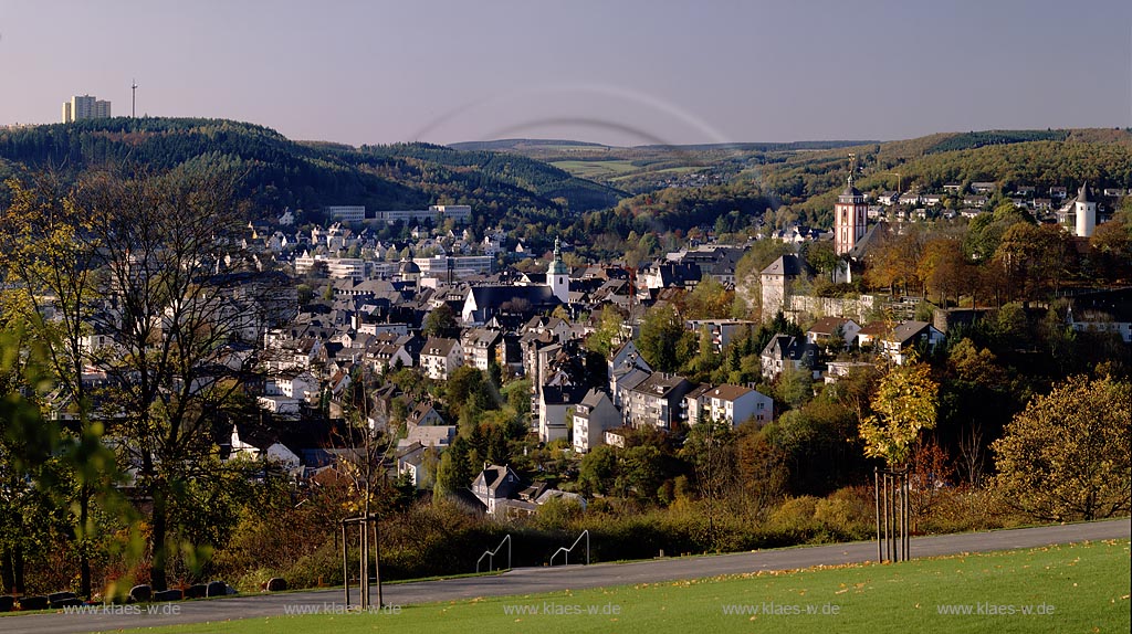 Siegen, Kreis Siegen-Wittgenstein, Siegerland, Blick auf Stadt vom Lindenberg