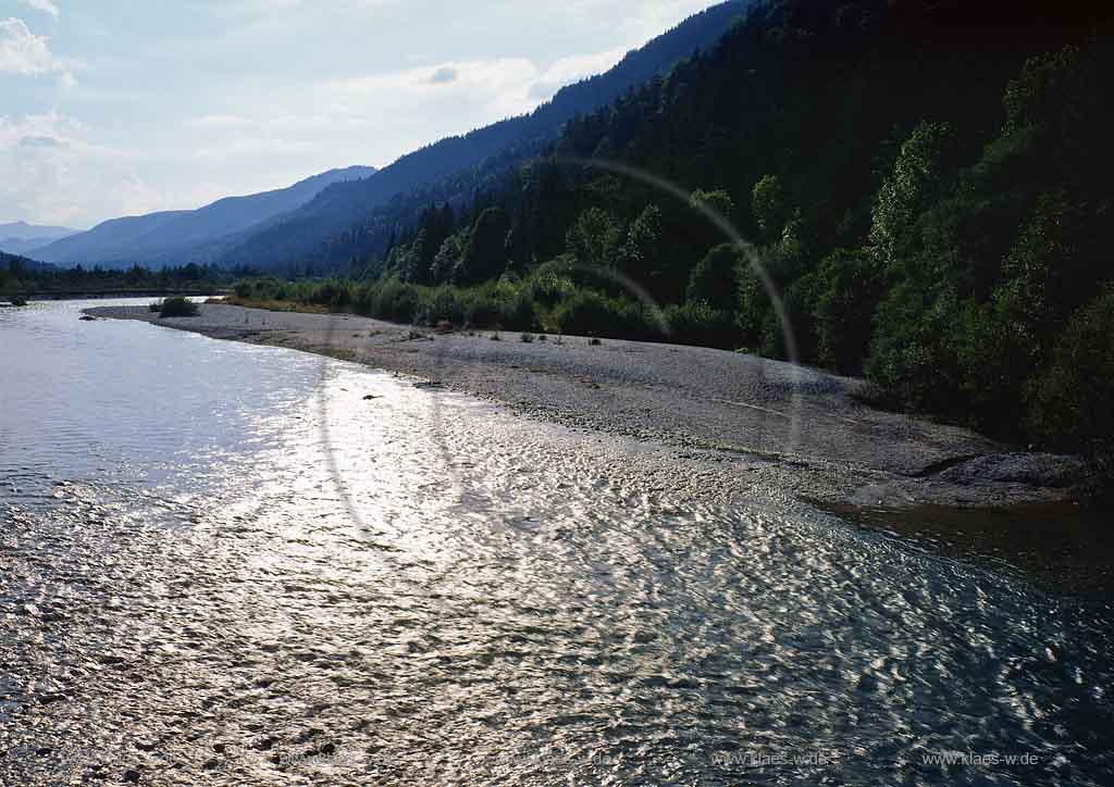 Vorderriss, Isar, Lenggries, Landkreis Bad Toelz-Wolfratshausen, Werdenfelser Land, Oberbayern, Blick auf Isarlauf bei Vorderriss mit Uferlandschaft und Bergen