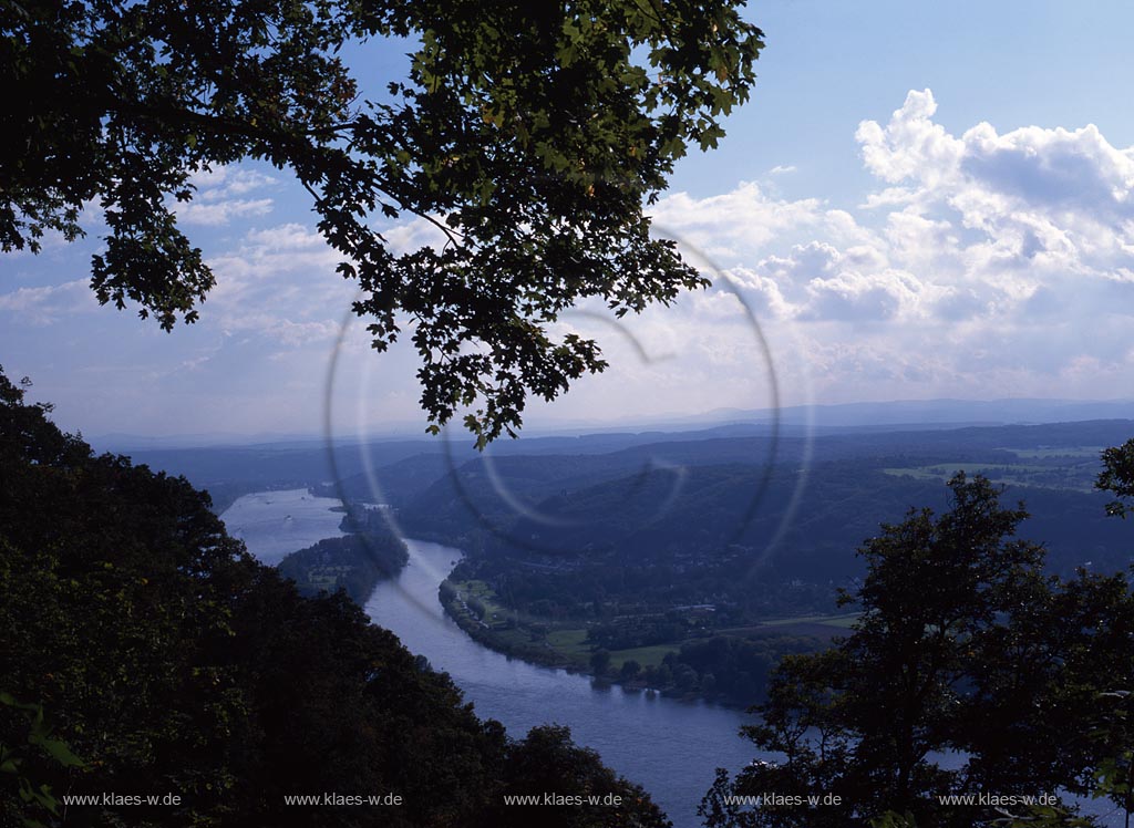 Knigswinter, Koenigswinter, Rhein-Sieg-Kreis, Mittelrhein, Panoramablick vom Drachenfels auf Rhein und Landschaft