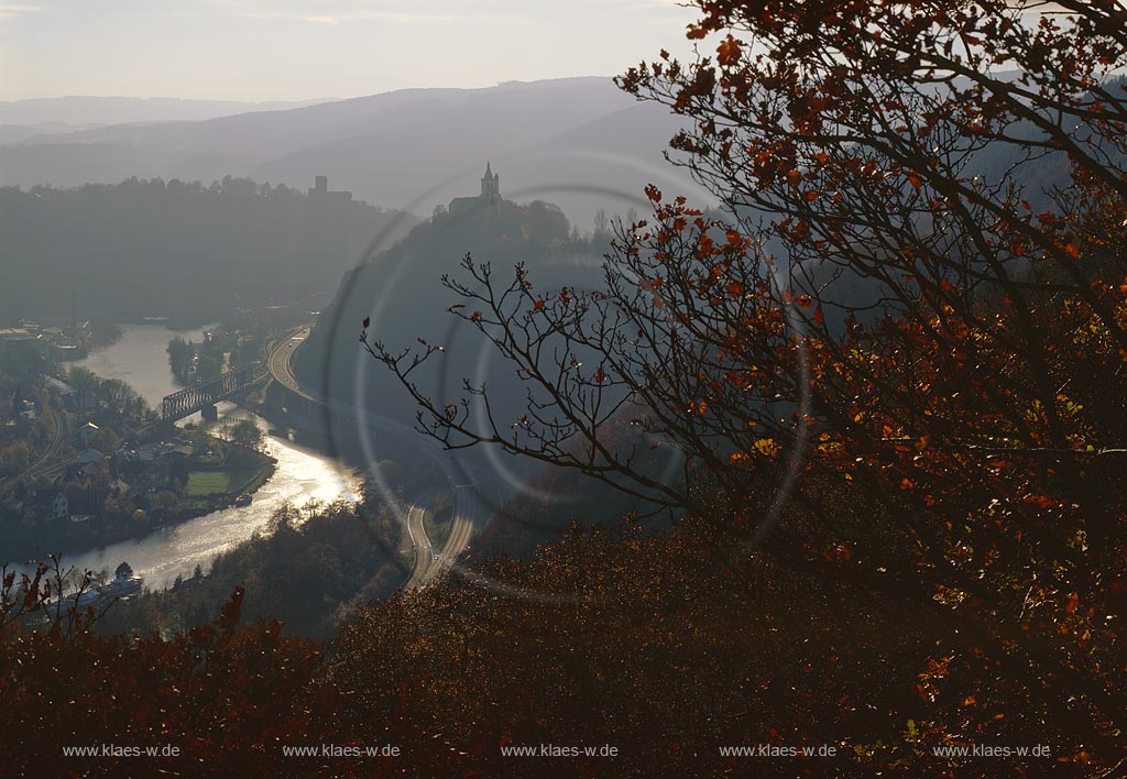 Lahnstein, Rhein-Lahn-Kreis, Mittelrhein, Panoramablick auf Lahn mit Burg Lahneck Kloster  