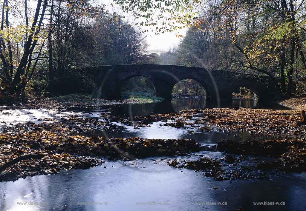 Marienstadt, Wissen, Landkreis Altenkirchen, Westerwald, Blick auf alte Nisterbrcke, Nisterbruecke