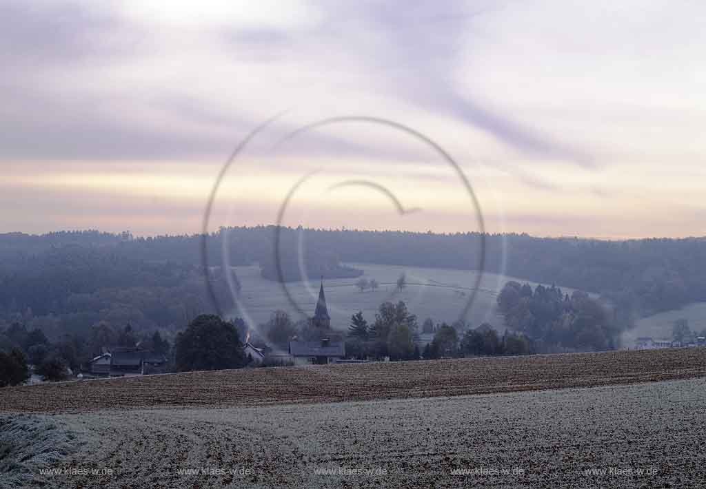 Mehren, Landkreis Altenkirchen, Westerwald, Blick auf Ort und Landschaft