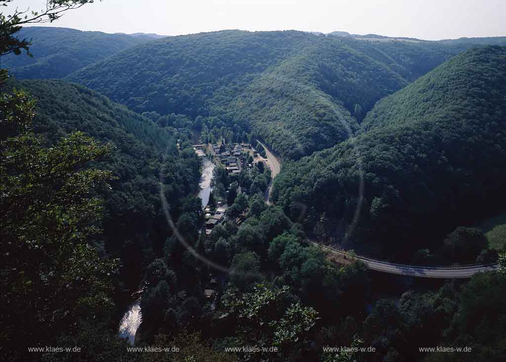 Neustadt, Wied, Landkreis Neuwied, Westerwald, Weissenfels, Blick auf Ort und Landschaft von der Ley