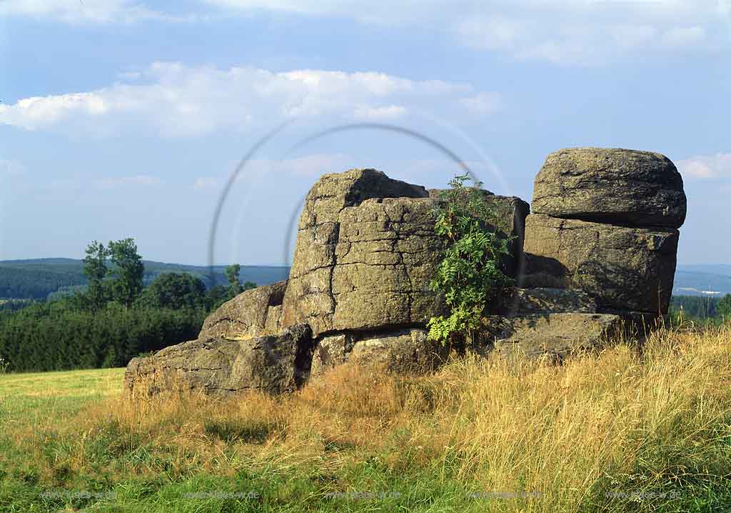 Weissenberg, Westerwald, Hoher Westerwald, Blick zum Ketzerstein